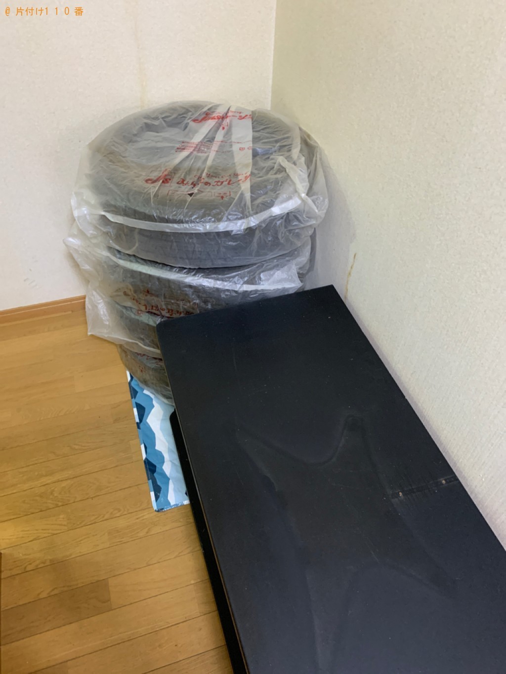ソファーベッド、テレビ台、自動車タイヤの回収・処分